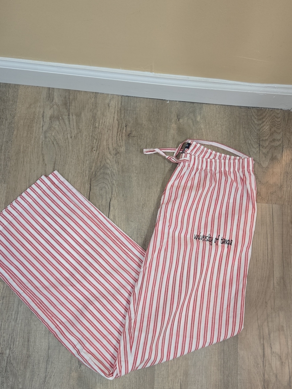 GAP Drawstring PANT - U OF TAMPA!